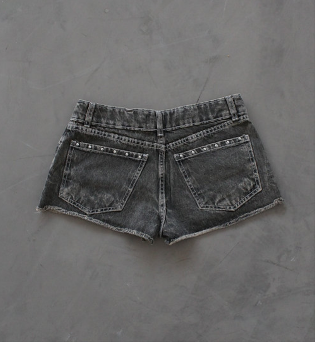 SHORT SIDE