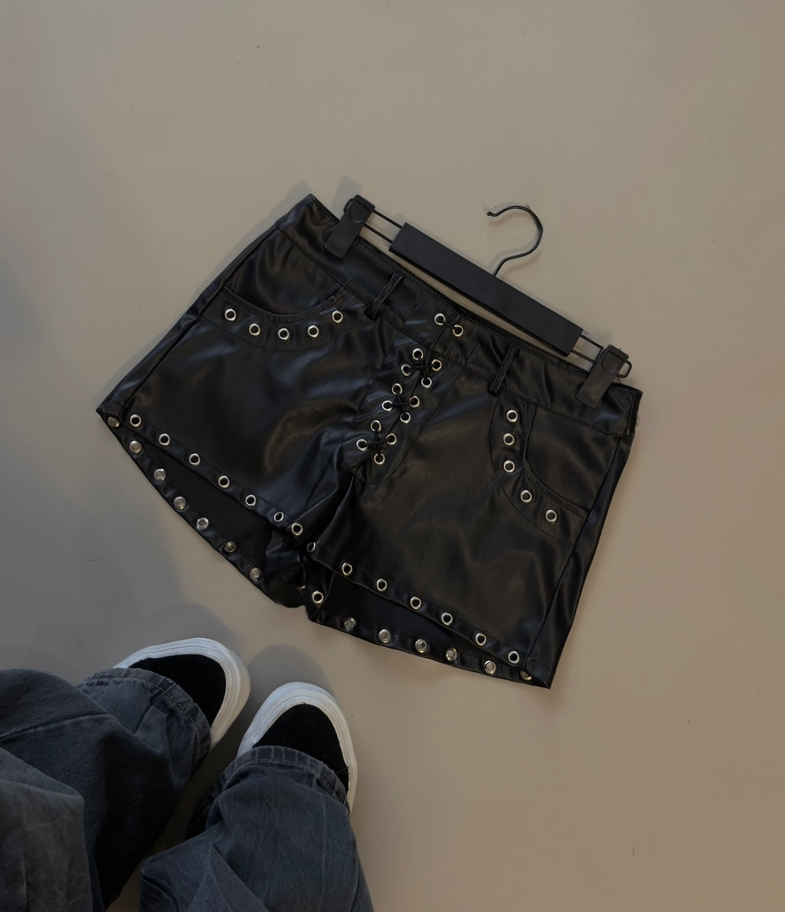 SHORT CIRCUS