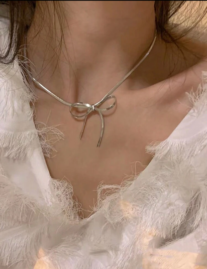 COLLAR BOW