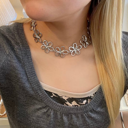 CHOKER FLOWERS