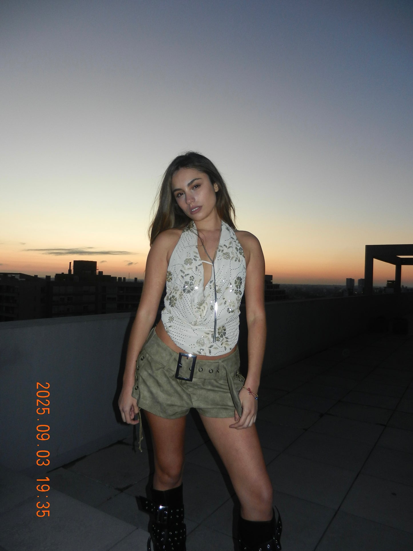 TOP CAMELIA